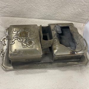 ORNATE SMOKING TRAY AND ACCESSORIES